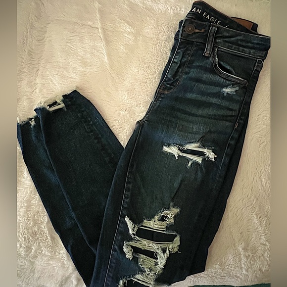 American eagle patched ripped jeans, I have 2 in stock! - Picture 3 of 3